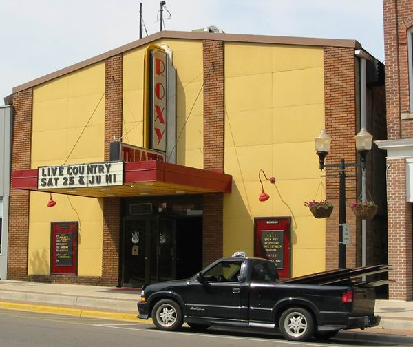 Dawn Theatre (Roxy Theatre) - 2002 PHOTO